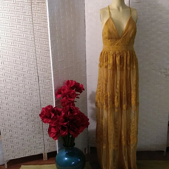 entro Dresses & Skirts - Dress